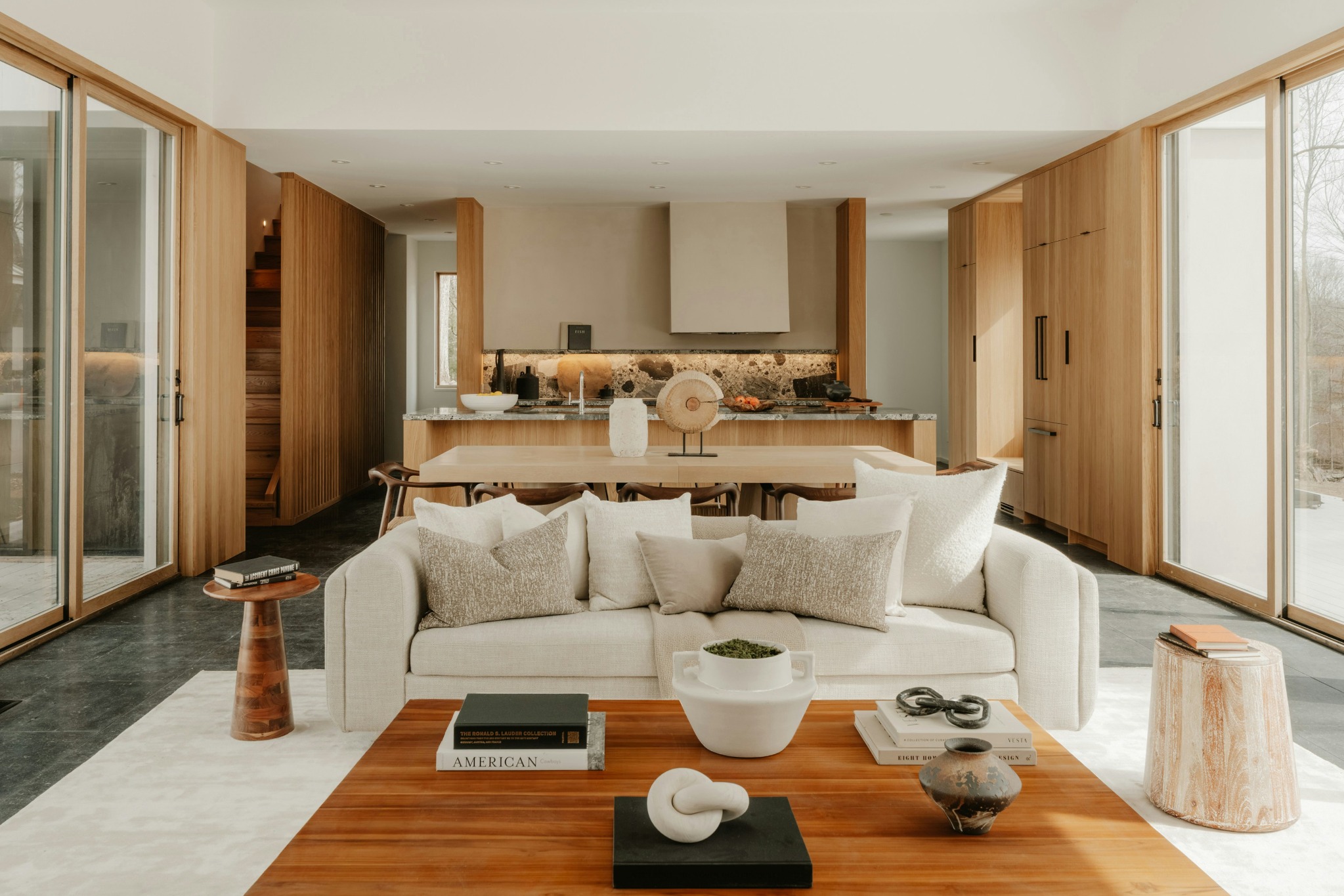 High-resolution interior product and property image